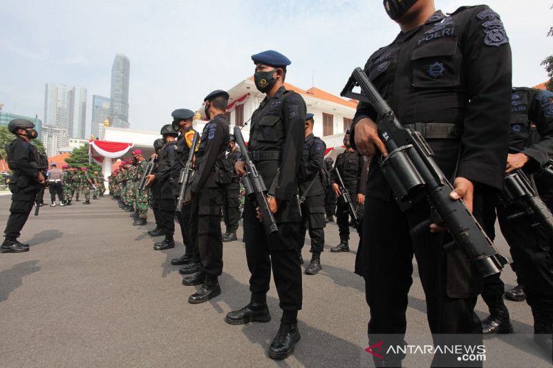 Aparat Keamanan di Jawa Timur Bersiaga Kawal Demo Buruh
