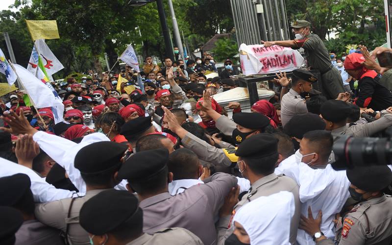 Amuk Pengusaha Iringi Kontroversi Revisi UMP DKI Jakarta 2022