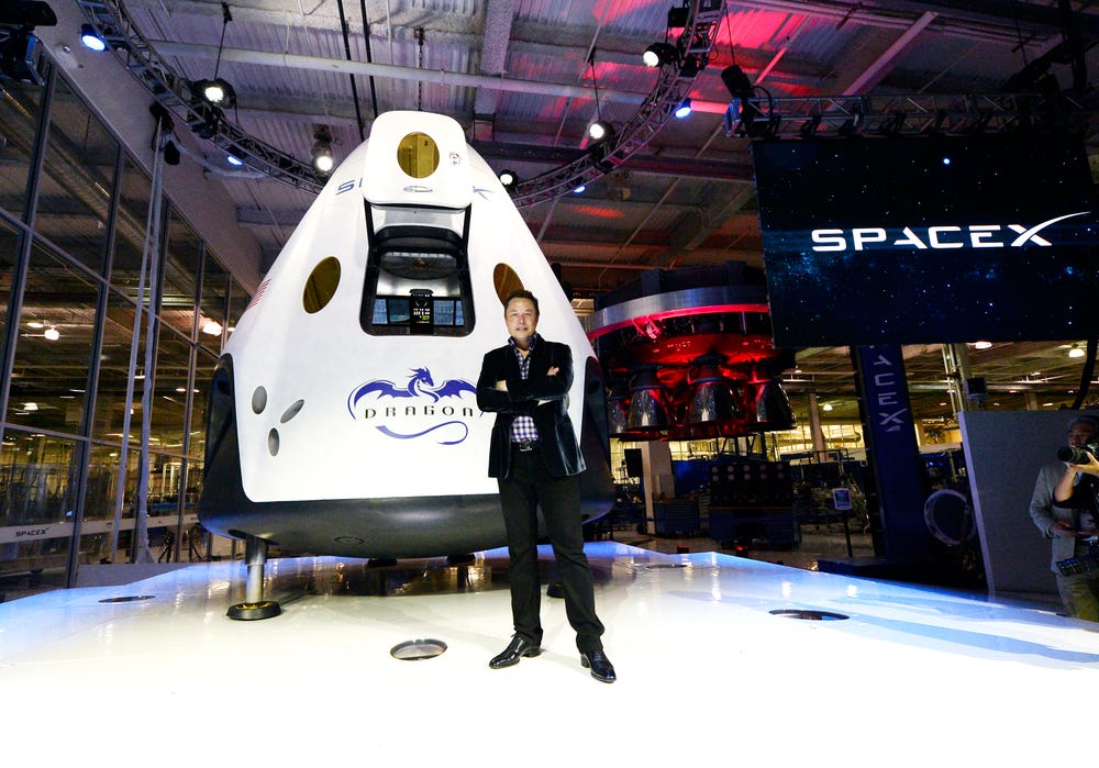 Elon Musk Orbitkan Starlink Ukraina, Halo Investasi LEO ke RI?