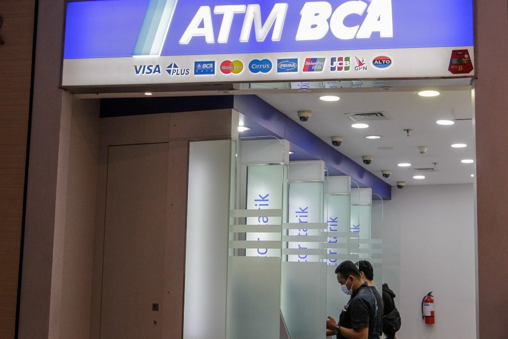 Direktur BCA Lepas Saham BBCA, Raup Rp9,15 Miliar