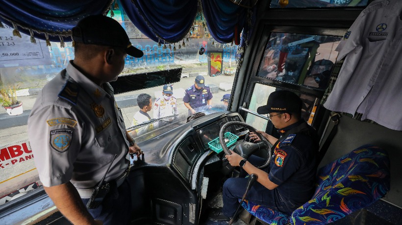 Uji Kelayakan Bus Angkutan Lebaran