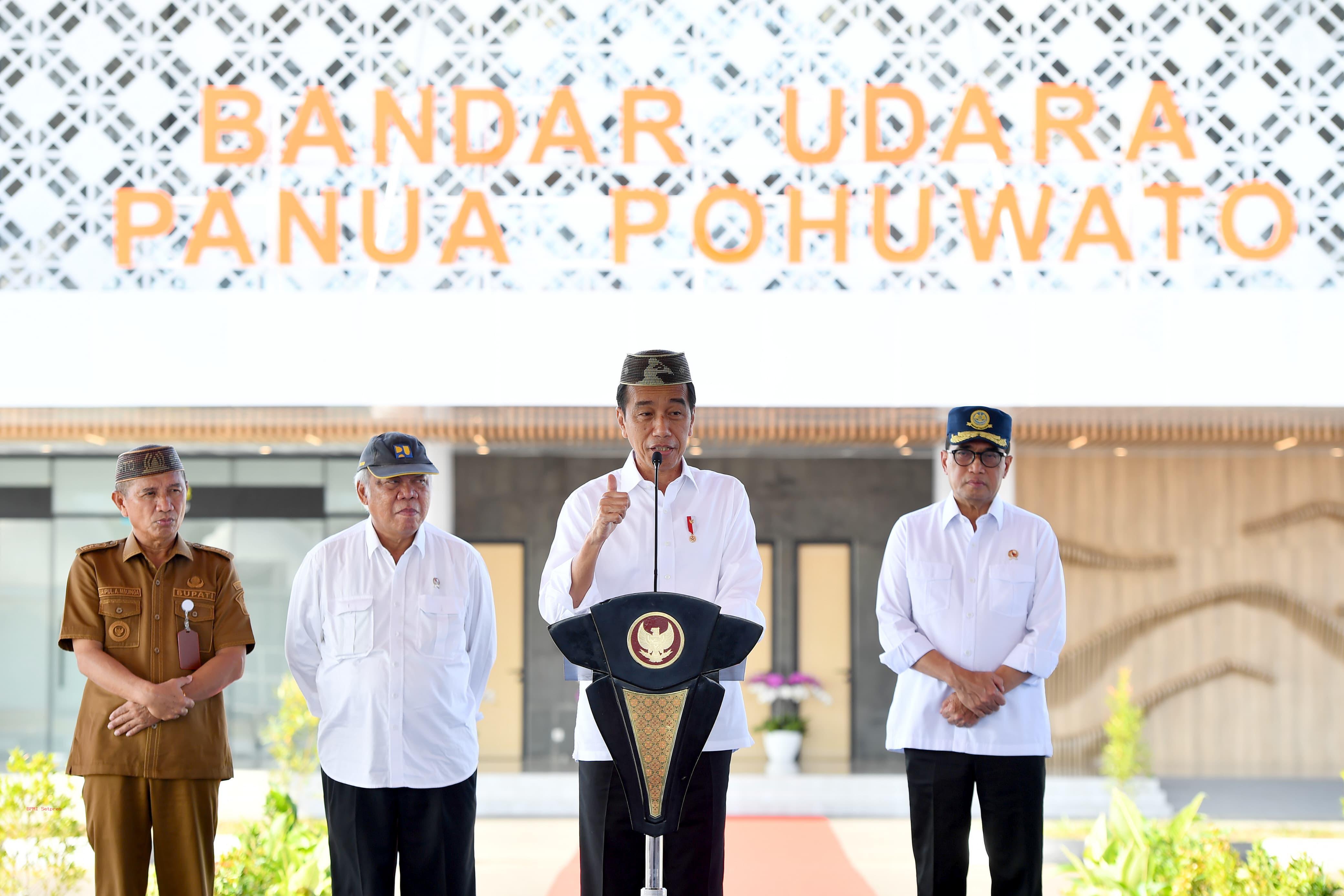 Jokowi Resmikan Bandara Panua Pohuwato Di Gorontalo Senilai Rp437 ...